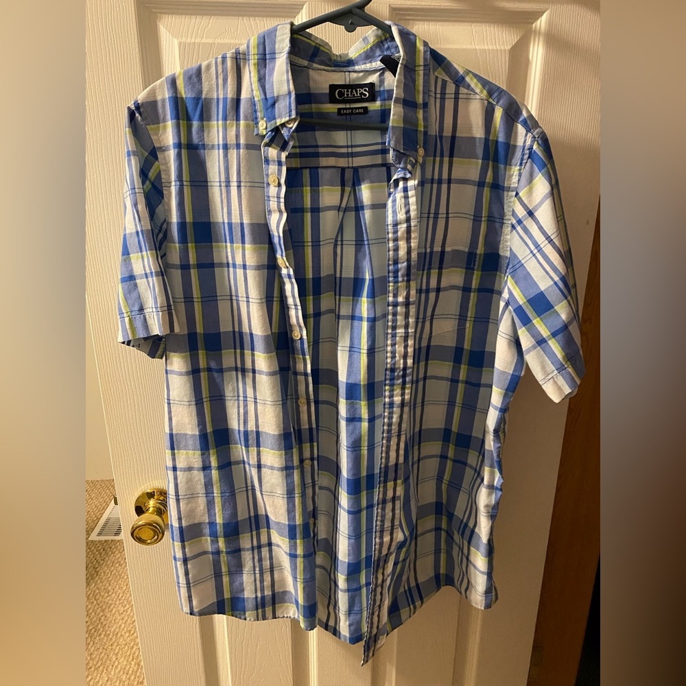 Mens button up shirts ranges in size M/L